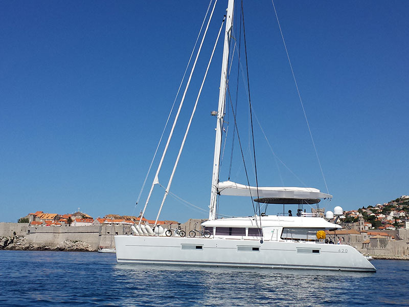 51m Motor Boat