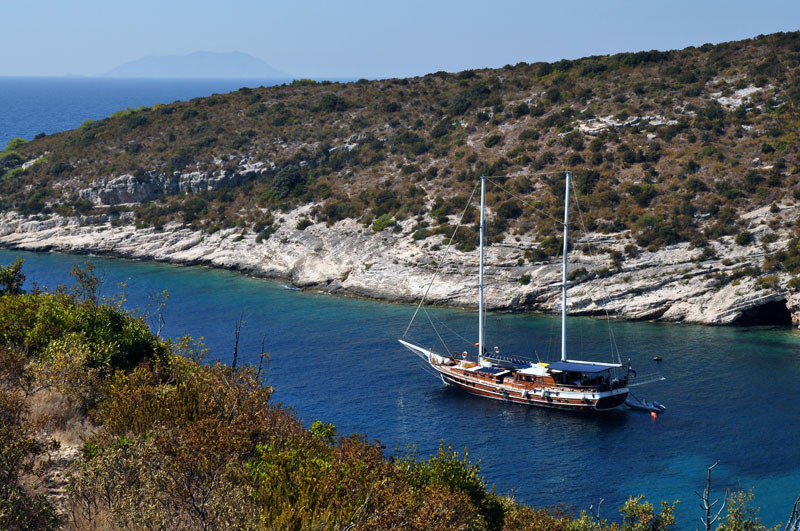 51m Motor Boat