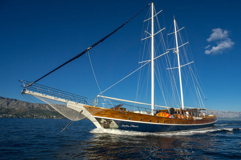 51m Motor Boat