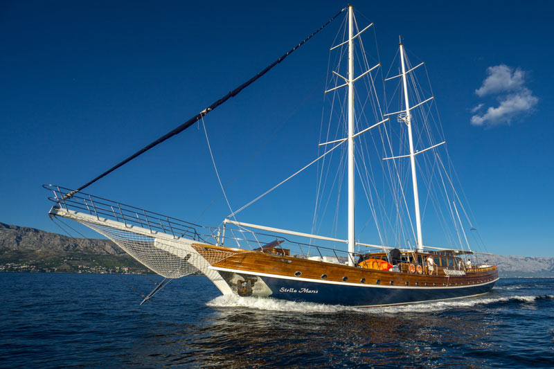 51m Motor Boat